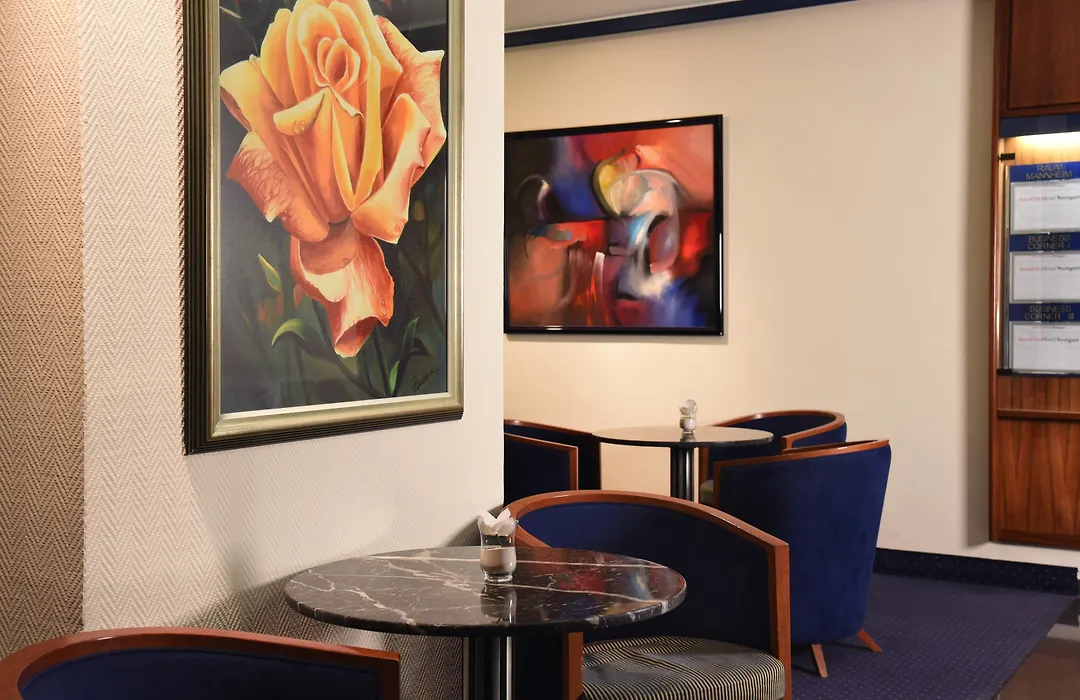 Intercityhotel Stuttgart-1