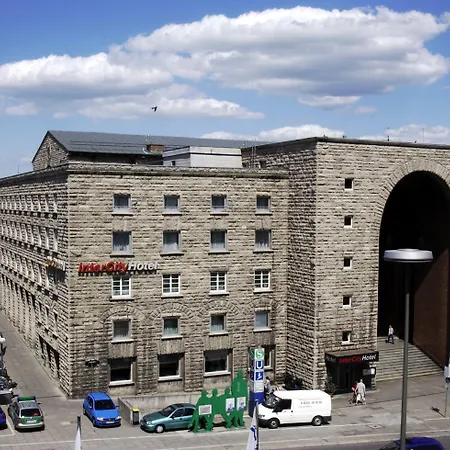 Intercityhotel Stuttgart-3