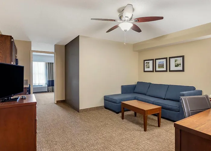 Comfort Inn & Suites Little Rock Airport